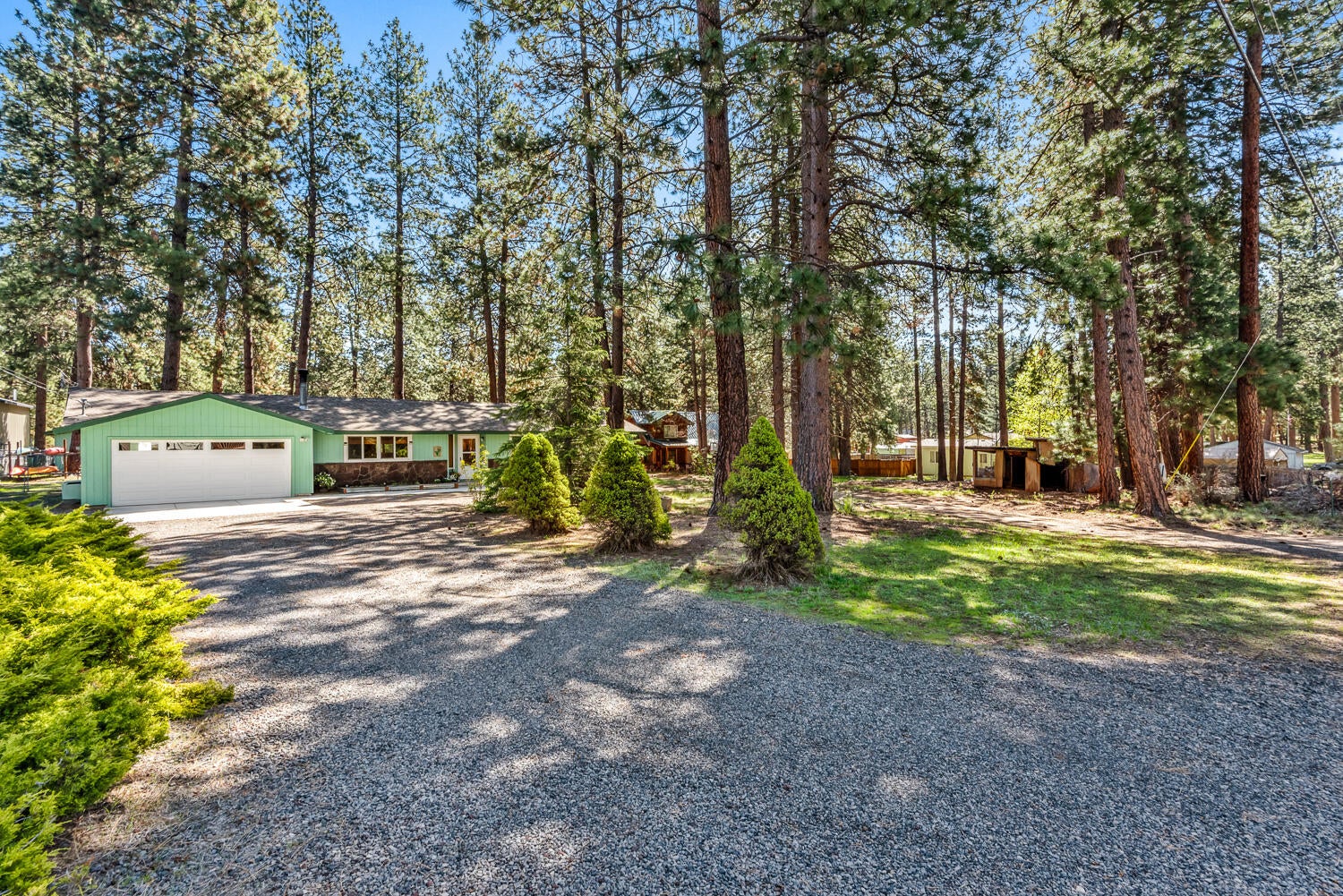 19130 Kiowa Road Bend, OR 97702 - Photo 2 of 25 OReilly_20250505_1_391880_72ppi