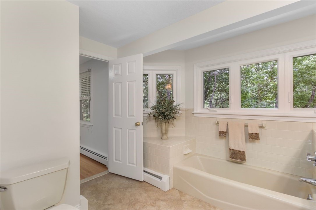 123 Hines Farm Road Cranston, RI 02921 - Photo 19 of 38