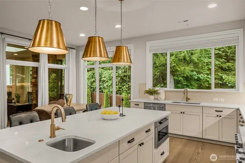 $3,099,950 | 24480 Northeast 19th Place, Sammamish, WA 98074