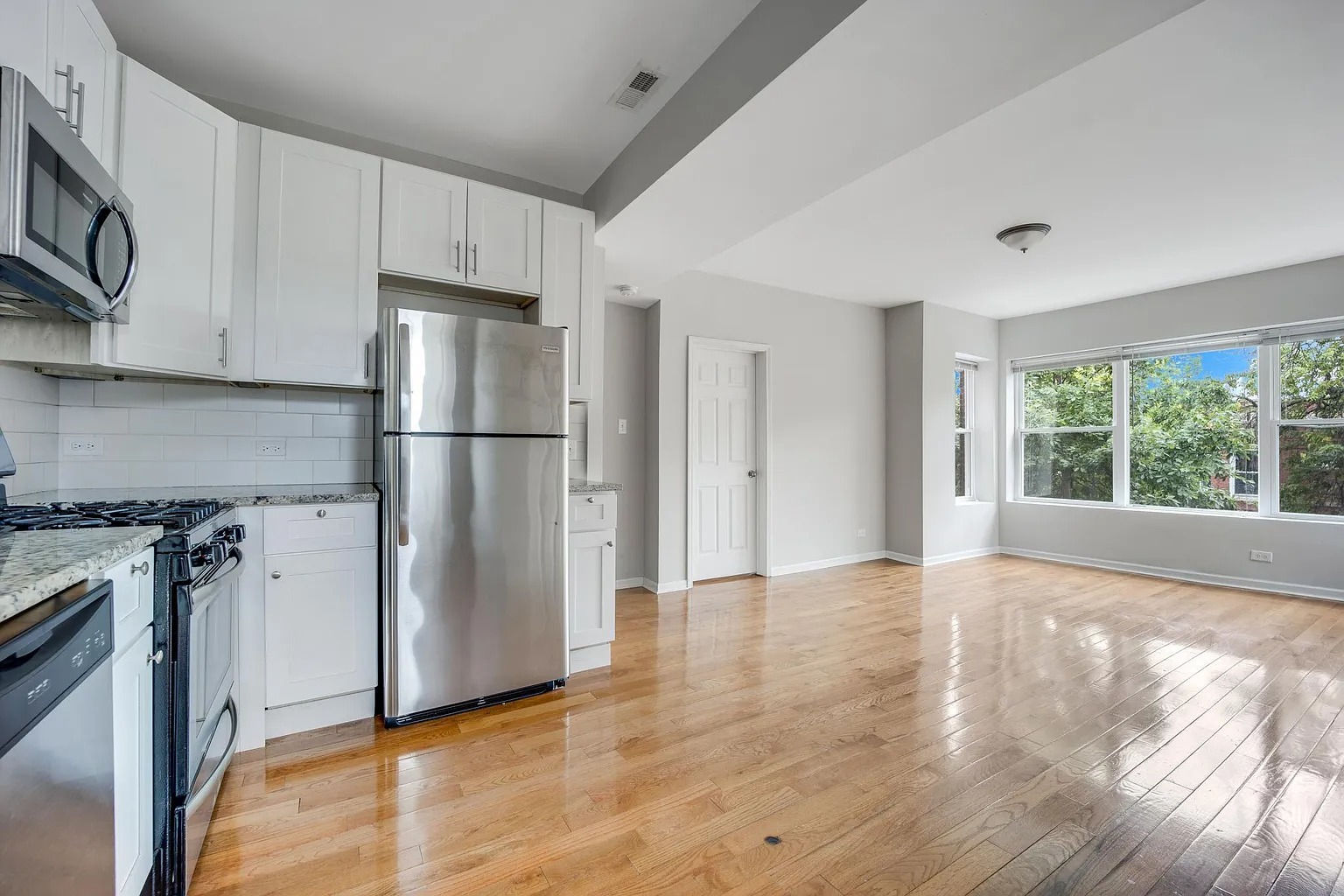 3924 West Altgeld Street, Unit 2 Chicago, IL 60647 - Photo 3 of 11