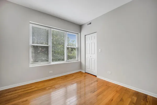 $2,650 | 3924 West Altgeld Street, Unit 2, Chicago, IL 60647