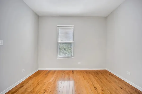 $2,650 | 3924 West Altgeld Street, Unit 2, Chicago, IL 60647