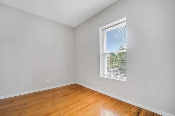 $2,650 | 3924 West Altgeld Street, Unit 2, Chicago, IL 60647