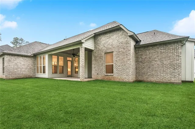 $587,900 | 508 Blue Heron Lane, Madisonville, LA 70447