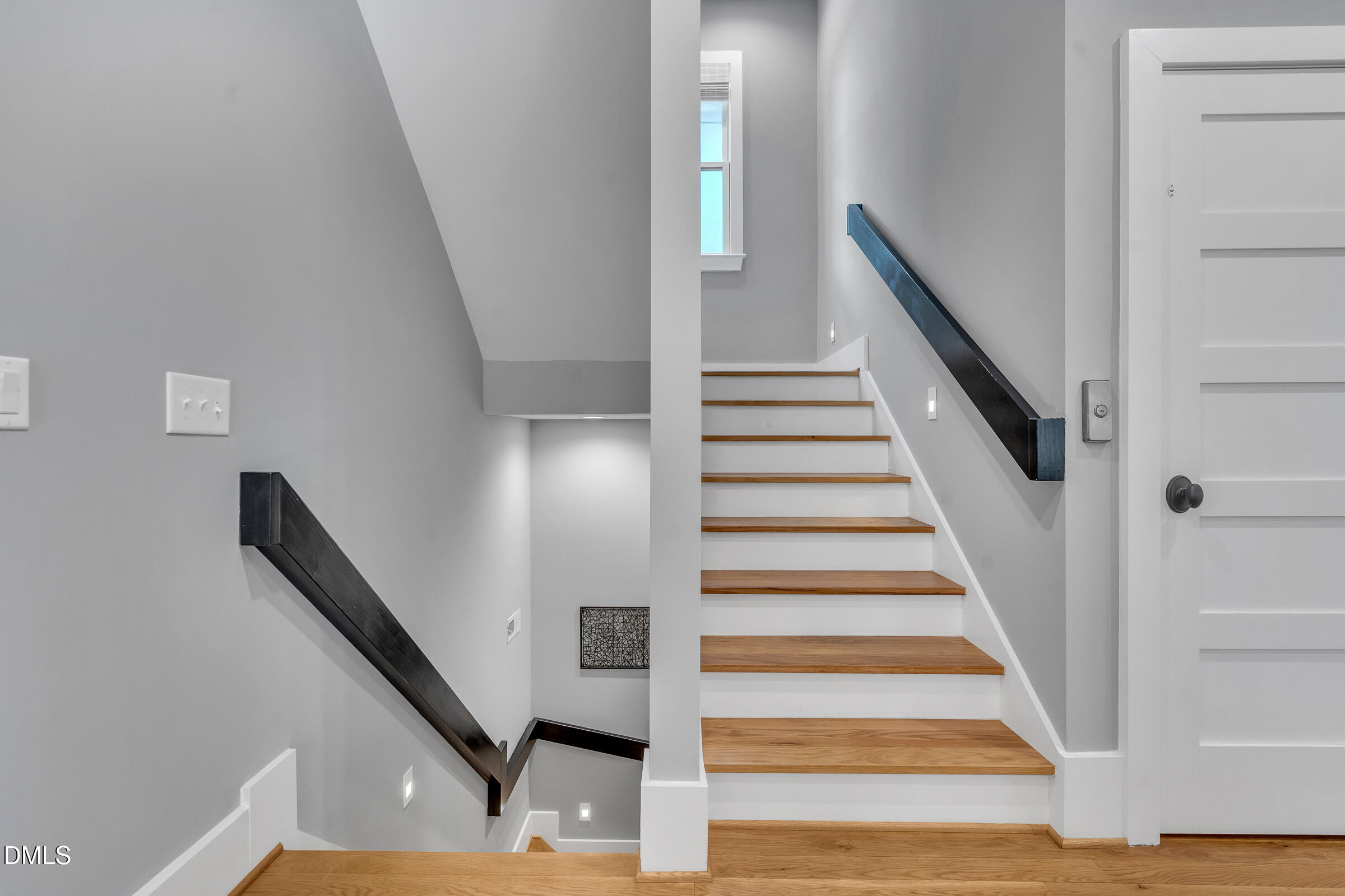 1433 Nottingham Road Raleigh, NC 27607 - Photo 28 of 55 a view of entryway