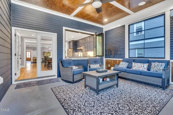 a picture of a cabinet