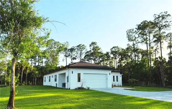 $800,000 | 3762 32nd Avenue Southeast, Naples, FL 34117