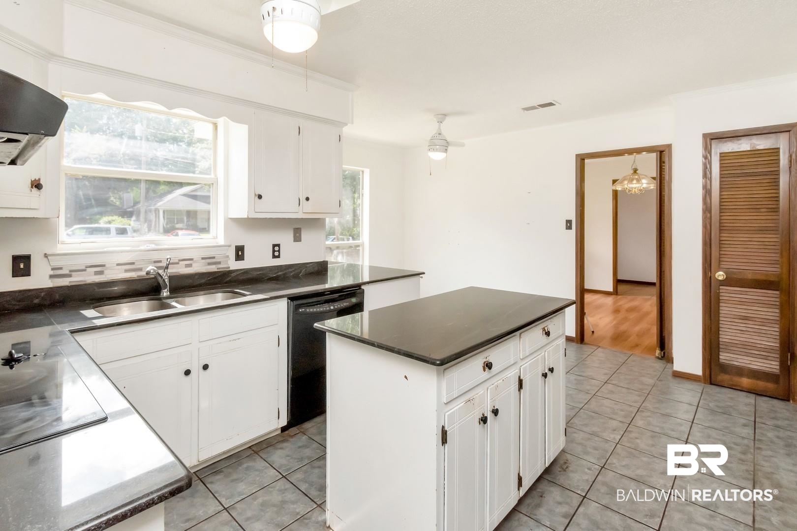 955 Louise Avenue Mobile, AL 36609 - Photo 13 of 30