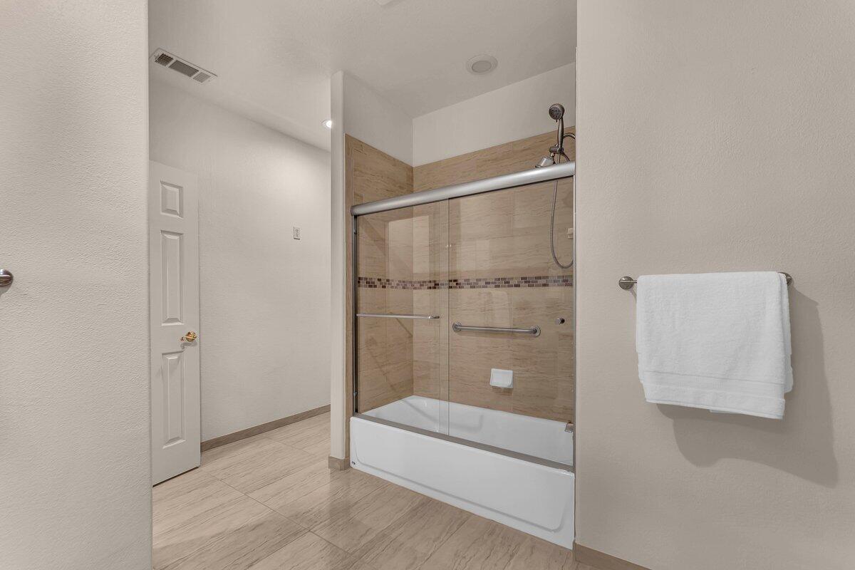 3197 Pinot Path Redding, CA 96001 - Photo 47 of 64 3197 Pinot Path - I-59 - 3rd Bathroom1