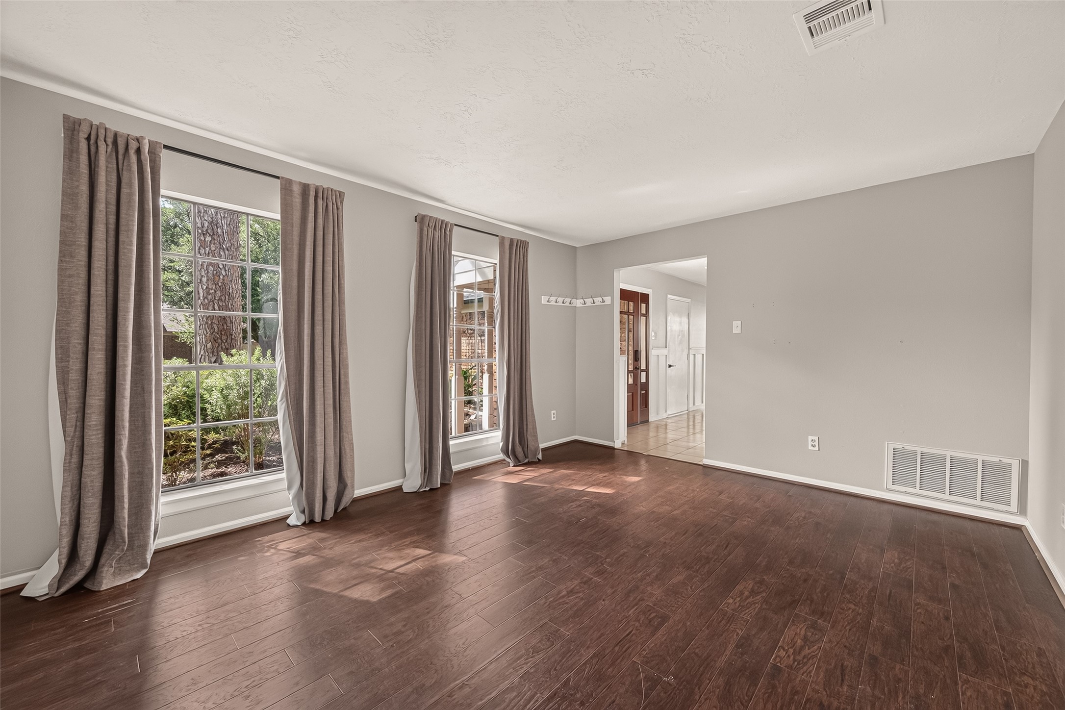 1030 Mabry Mill Road Houston, TX 77062 - Photo 6 of 45