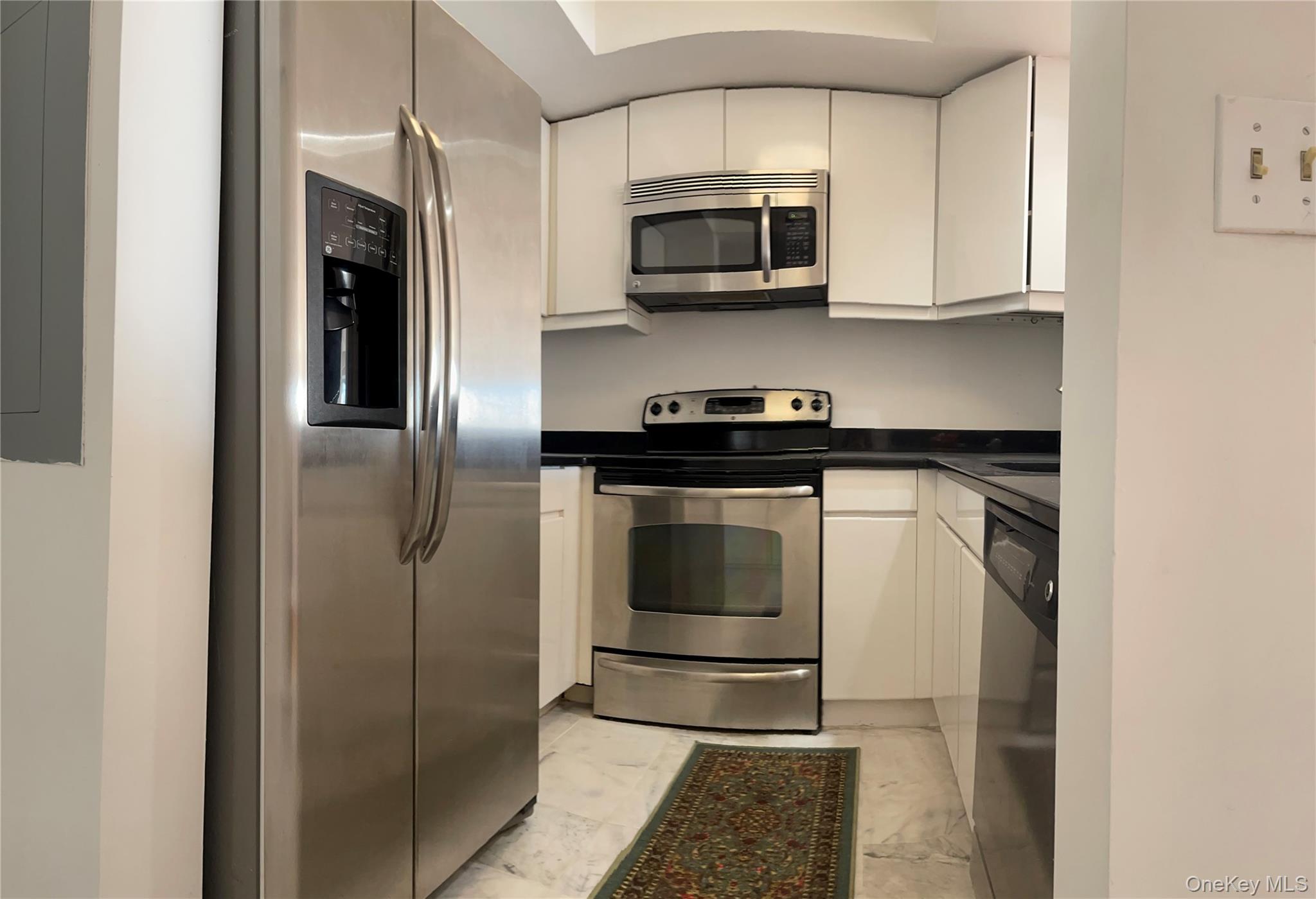 88 Cutter Mill Road, Unit 514 Great Neck, NY 11021 - Photo 4 of 23