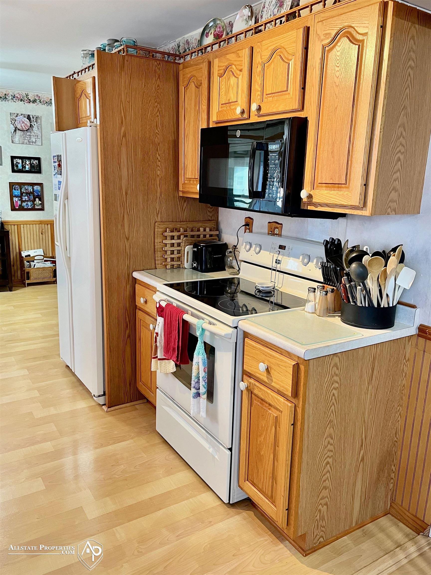 5021 North Henderson Road Davison, MI 48423 - Photo 15 of 45 Main Kitchen