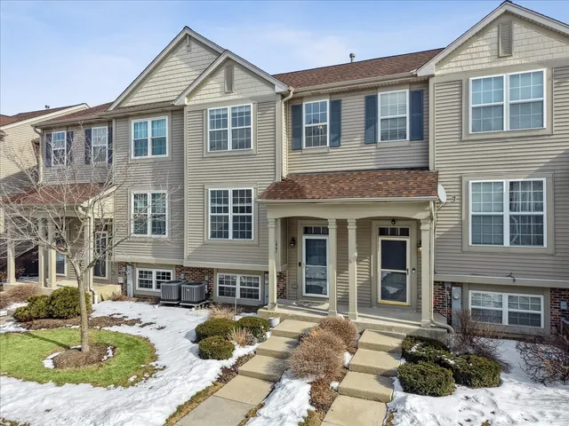$299,000 | 764 Cherry Creek Drive, Grayslake, IL 60030