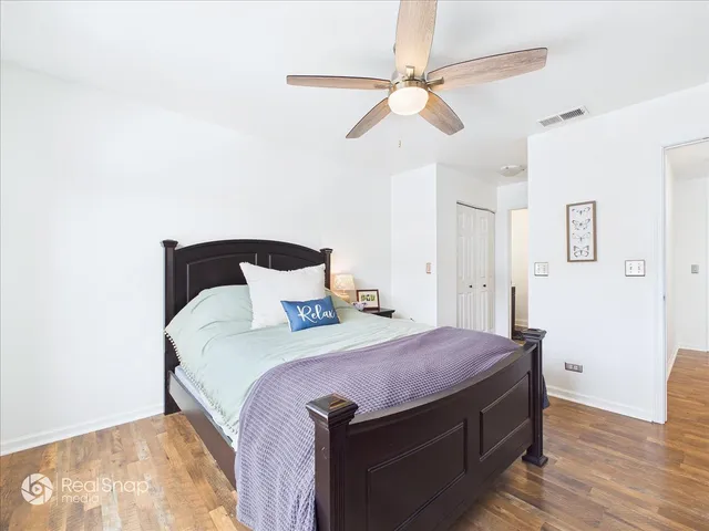 $299,000 | 764 Cherry Creek Drive, Grayslake, IL 60030