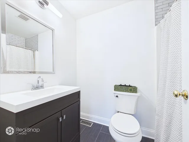 $299,000 | 764 Cherry Creek Drive, Grayslake, IL 60030