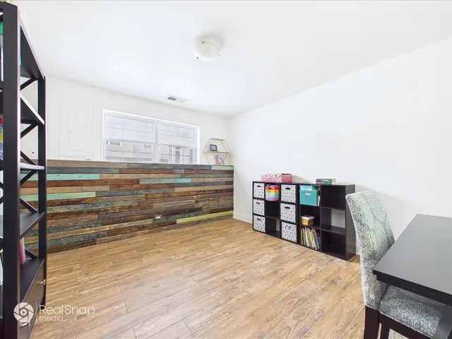 $299,000 | 764 Cherry Creek Drive, Grayslake, IL 60030