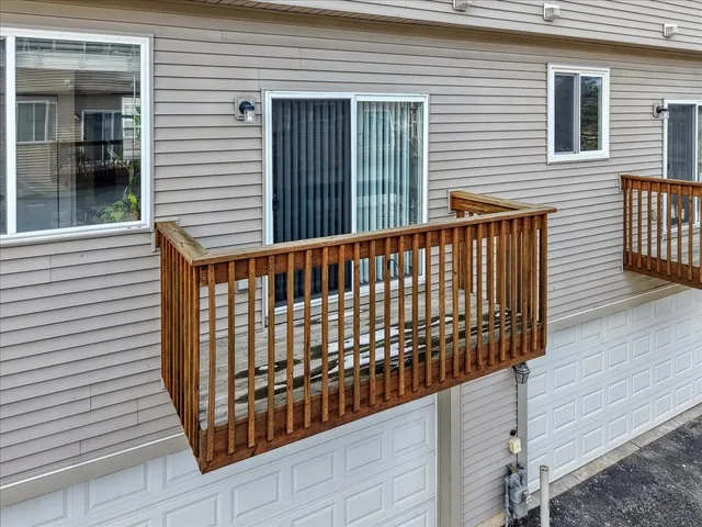 $299,000 | 764 Cherry Creek Drive, Grayslake, IL 60030