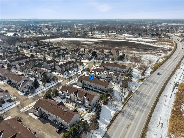 $299,000 | 764 Cherry Creek Drive, Grayslake, IL 60030