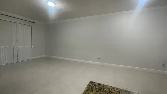 $2,250 | Country Club of Miami, Hialeah, FL 33015