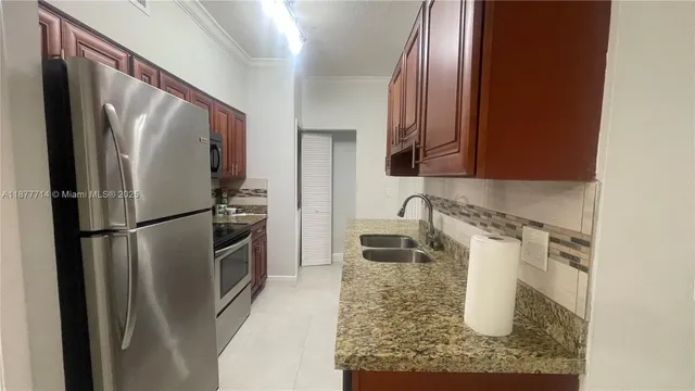 $2,250 | Country Club of Miami, Hialeah, FL 33015