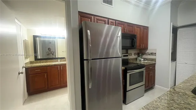 $2,250 | Country Club of Miami, Hialeah, FL 33015