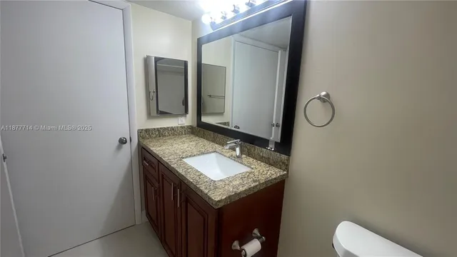 $2,250 | Country Club of Miami, Hialeah, FL 33015