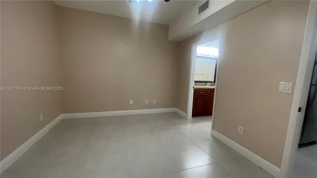 $2,250 | Country Club of Miami, Hialeah, FL 33015