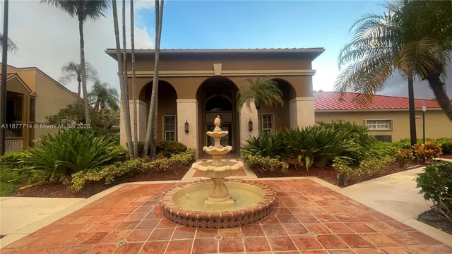 $2,250 | Country Club of Miami, Hialeah, FL 33015