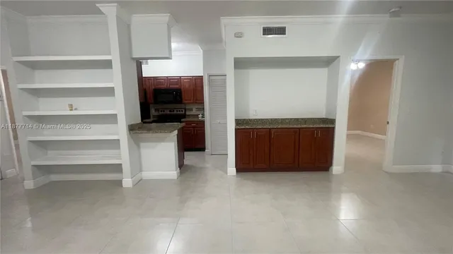 $2,250 | Country Club of Miami, Hialeah, FL 33015