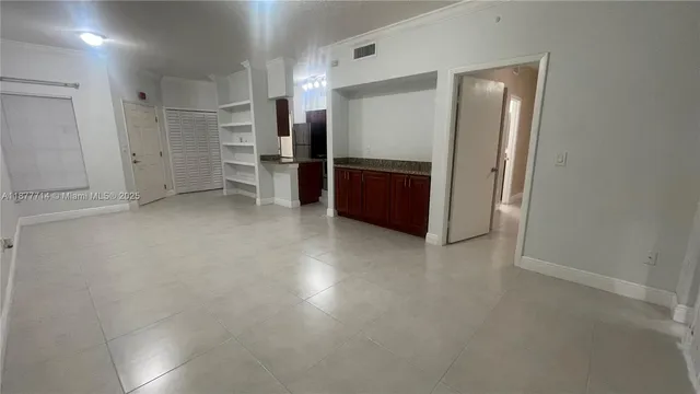 $2,250 | Country Club of Miami, Hialeah, FL 33015