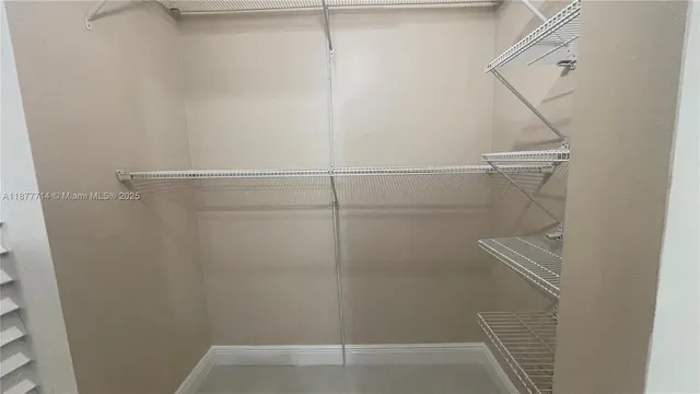 $2,250 | Country Club of Miami, Hialeah, FL 33015