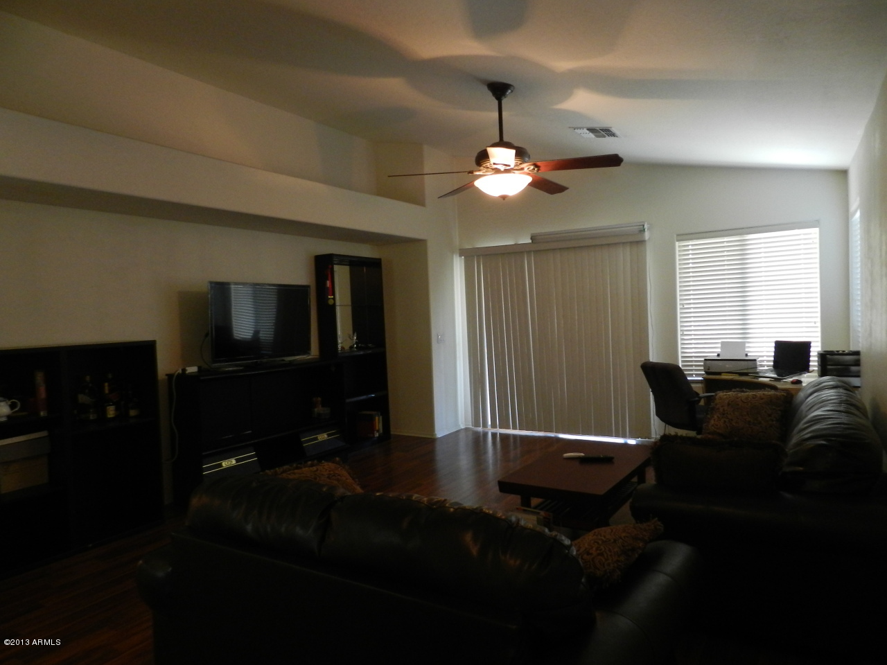 3536 West Vineyard Road Phoenix, AZ 85041 - Photo 5 of 9 VINEYARD RD LIVING