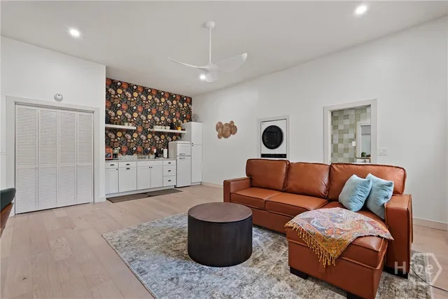 $2,500 | 1112 Walthour Road, Savannah, GA 31410