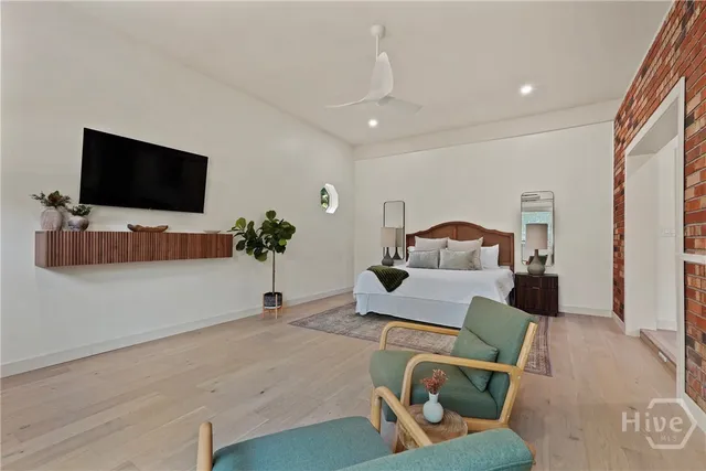 $2,500 | 1112 Walthour Road, Savannah, GA 31410