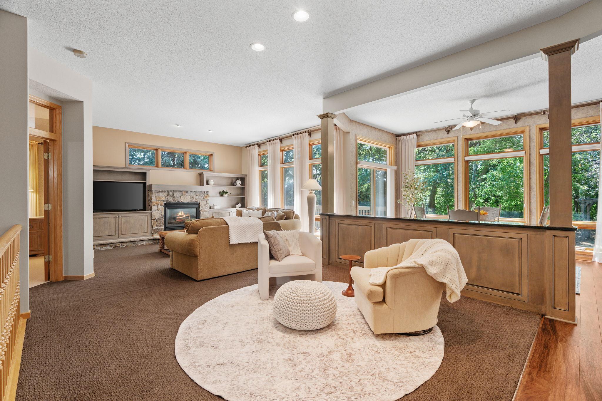 8975 Hunters Way Apple Valley, MN 55124 - Photo 3 of 27 Gallery Image 3