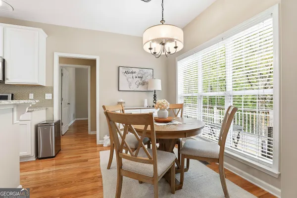$569,000 | 25 Lyndhurst Way, Sharpsburg, GA 30277