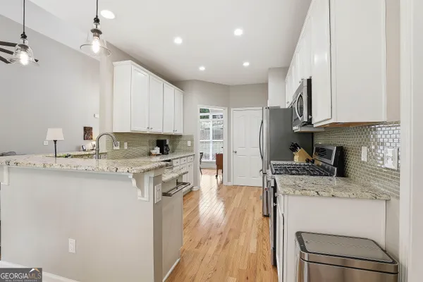$569,000 | 25 Lyndhurst Way, Sharpsburg, GA 30277