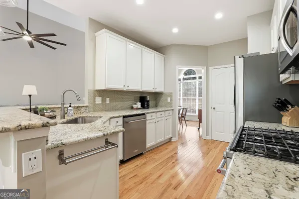 $569,000 | 25 Lyndhurst Way, Sharpsburg, GA 30277