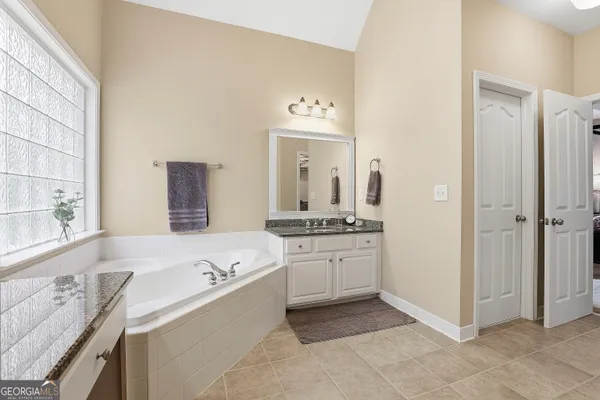 $569,000 | 25 Lyndhurst Way, Sharpsburg, GA 30277
