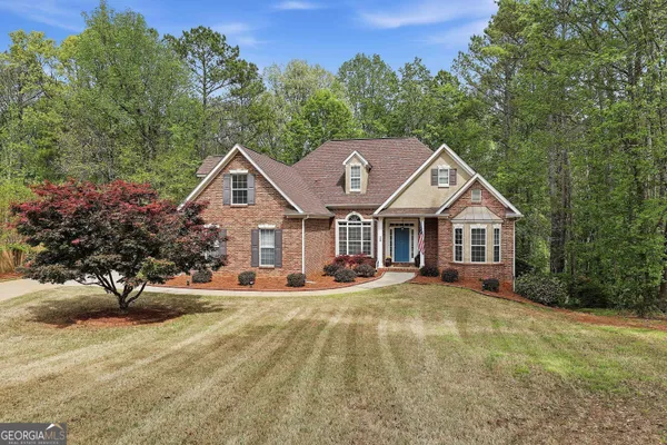 $569,000 | 25 Lyndhurst Way, Sharpsburg, GA 30277