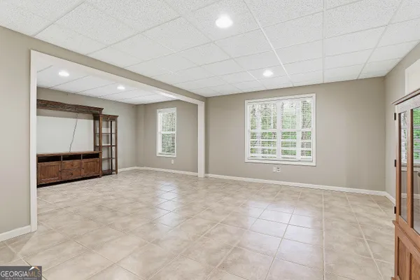 $569,000 | 25 Lyndhurst Way, Sharpsburg, GA 30277
