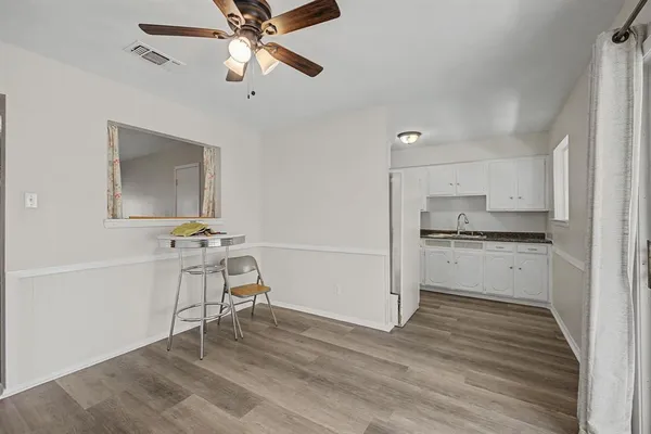$249,900 | 313 Northwest Jayellen Avenue, Burleson, TX 76028