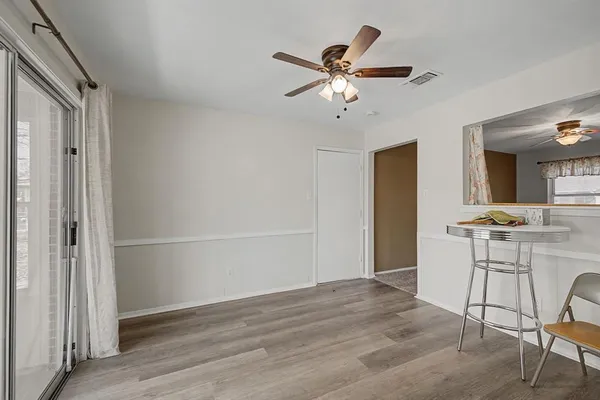 $249,900 | 313 Northwest Jayellen Avenue, Burleson, TX 76028