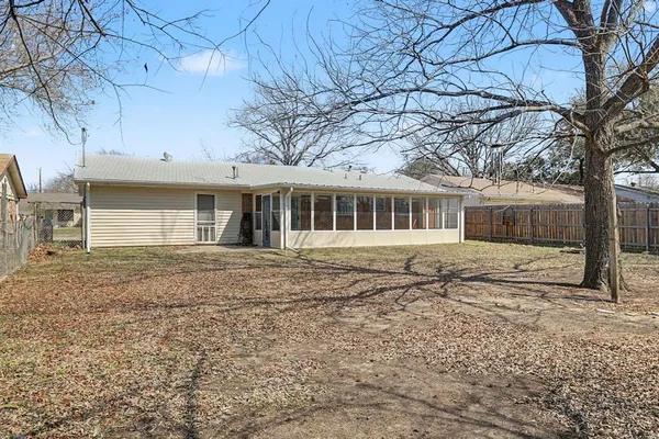 $249,900 | 313 Northwest Jayellen Avenue, Burleson, TX 76028