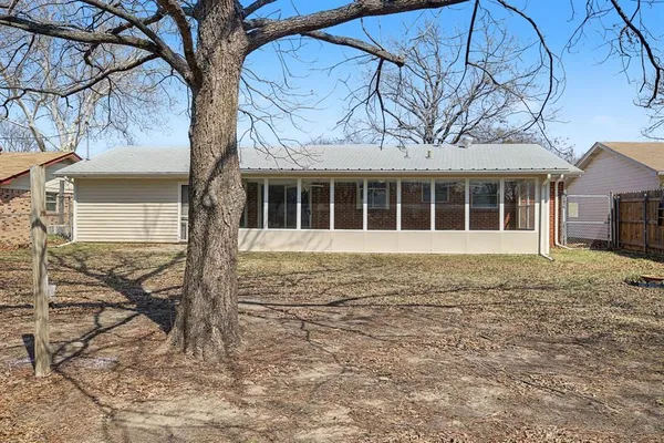 $249,900 | 313 Northwest Jayellen Avenue, Burleson, TX 76028