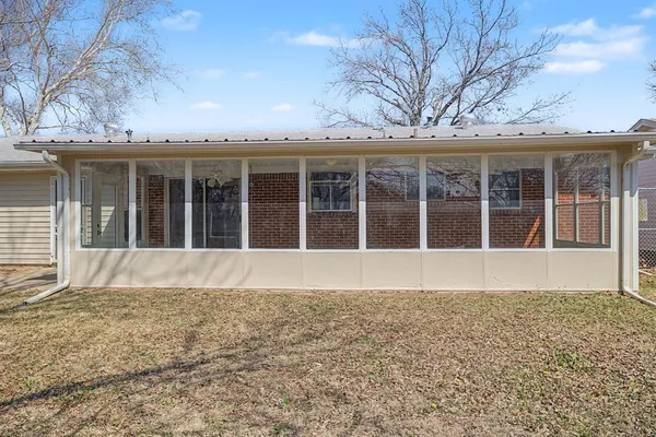 $249,900 | 313 Northwest Jayellen Avenue, Burleson, TX 76028