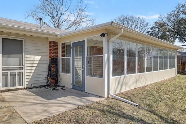 $249,900 | 313 Northwest Jayellen Avenue, Burleson, TX 76028