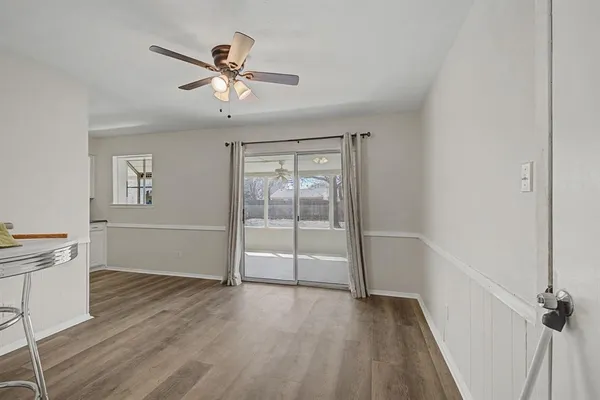 $249,900 | 313 Northwest Jayellen Avenue, Burleson, TX 76028