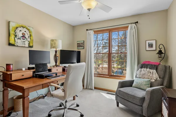 $460,000 | 2102 Brookside Lane, Aurora, IL 60502