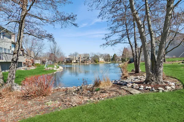 $460,000 | 2102 Brookside Lane, Aurora, IL 60502